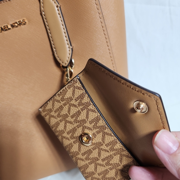 Michael Kors Vincent Small Tan Leather Tote Bag New With Tags And Packaging - Picture 5 of 14